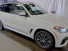 Photo of the vehicle BMW X5