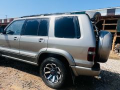 Photo of the vehicle Isuzu Trooper