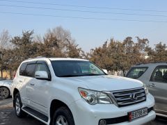 Photo of the vehicle Lexus GX