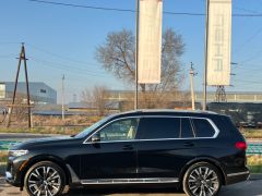 Photo of the vehicle BMW X7