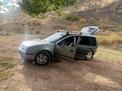 Photo of the vehicle Volkswagen Golf