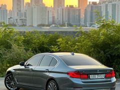 Photo of the vehicle BMW 5 Series