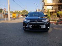 Photo of the vehicle Toyota Highlander