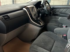 Фото авто Toyota Alphard