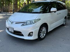 Photo of the vehicle Toyota Estima