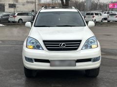 Photo of the vehicle Lexus GX