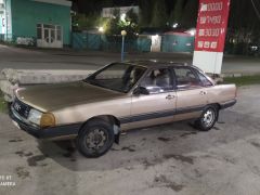 Photo of the vehicle Audi 100