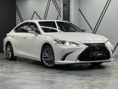 Photo of the vehicle Lexus ES