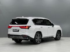 Photo of the vehicle Lexus LX