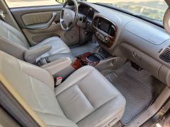 Сүрөт унаа Toyota Sequoia