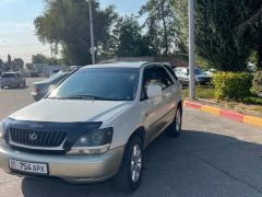 Сүрөт унаа Toyota Harrier