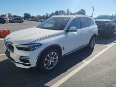 Photo of the vehicle BMW X5