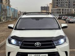 Photo of the vehicle Toyota Highlander