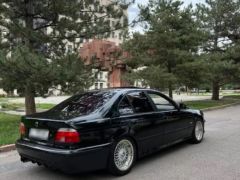 Photo of the vehicle BMW 5 Series