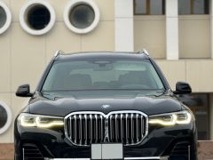 Photo of the vehicle BMW X7