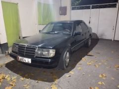 Сүрөт унаа Mercedes-Benz W124