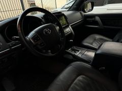 Photo of the vehicle Toyota Land Cruiser