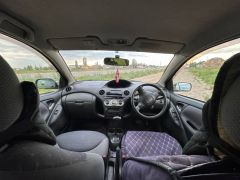 Фото авто Toyota Vitz