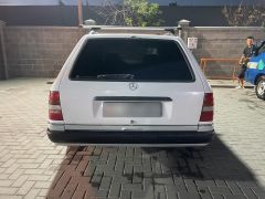 Сүрөт унаа Mercedes-Benz W124