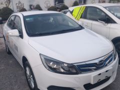 Фото авто BYD E5