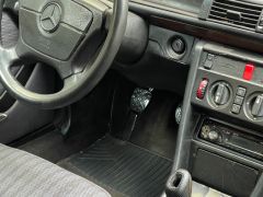 Фото авто Mercedes-Benz W124