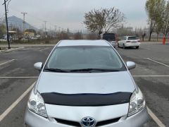 Фото авто Toyota Prius