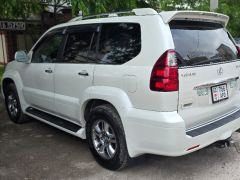 Photo of the vehicle Lexus GX