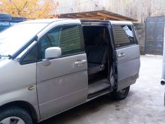 Фото авто Nissan Serena