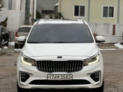 Photo of the vehicle Kia Carnival