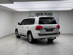 Photo of the vehicle Toyota Land Cruiser