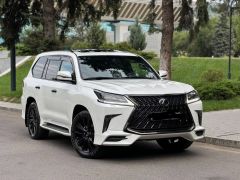 Photo of the vehicle Lexus LX