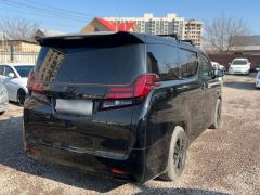 Photo of the vehicle Toyota Alphard