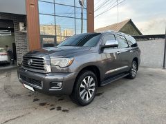 Сүрөт унаа Toyota Sequoia