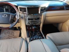 Photo of the vehicle Lexus LX