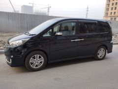 Фото авто Honda Stepwgn