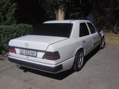 Photo of the vehicle Mercedes-Benz W124