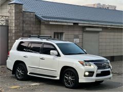 Photo of the vehicle Lexus LX