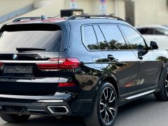 Photo of the vehicle BMW X7