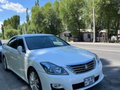 Photo of the vehicle Toyota Crown