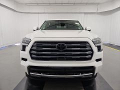 Сүрөт унаа Toyota Sequoia