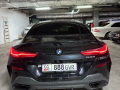 Photo of the vehicle BMW 8 Series