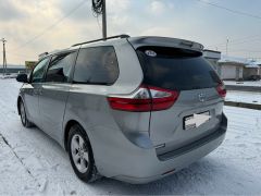 Фото авто Toyota Sienna