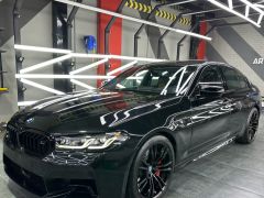 Photo of the vehicle BMW M5