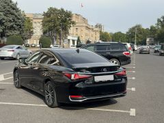 Photo of the vehicle Lexus ES