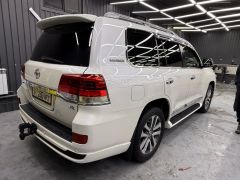 Photo of the vehicle Toyota Land Cruiser