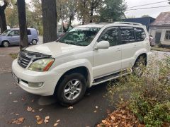 Photo of the vehicle Lexus GX