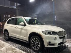 Photo of the vehicle BMW X5