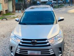 Photo of the vehicle Toyota Highlander