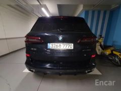 Photo of the vehicle BMW X5