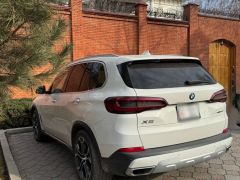 Photo of the vehicle BMW X5